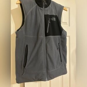 Reversible The North Face vest